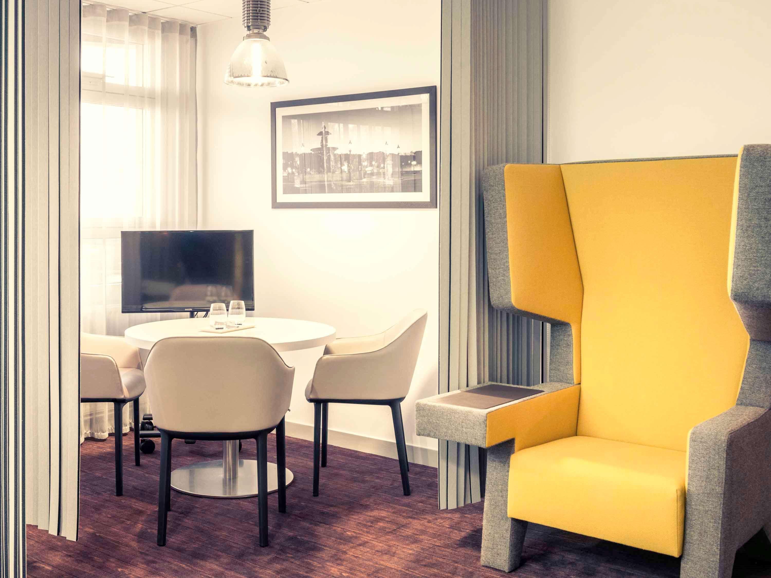Mercure Paris Massy Gare Tgv Exterior foto